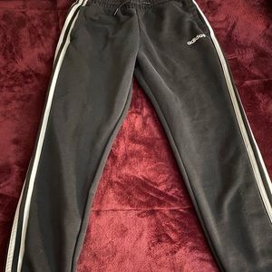 Women’s adidas joggers!